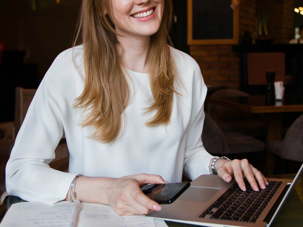 Teleconsultation médecine et chirurgie esthétique avec le Docteur Rossarie